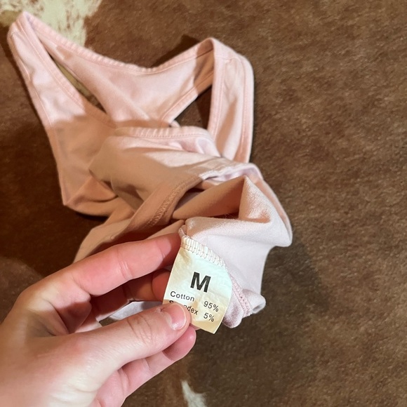 Bundle of tank tops 
size medium - Picture 2 of 4